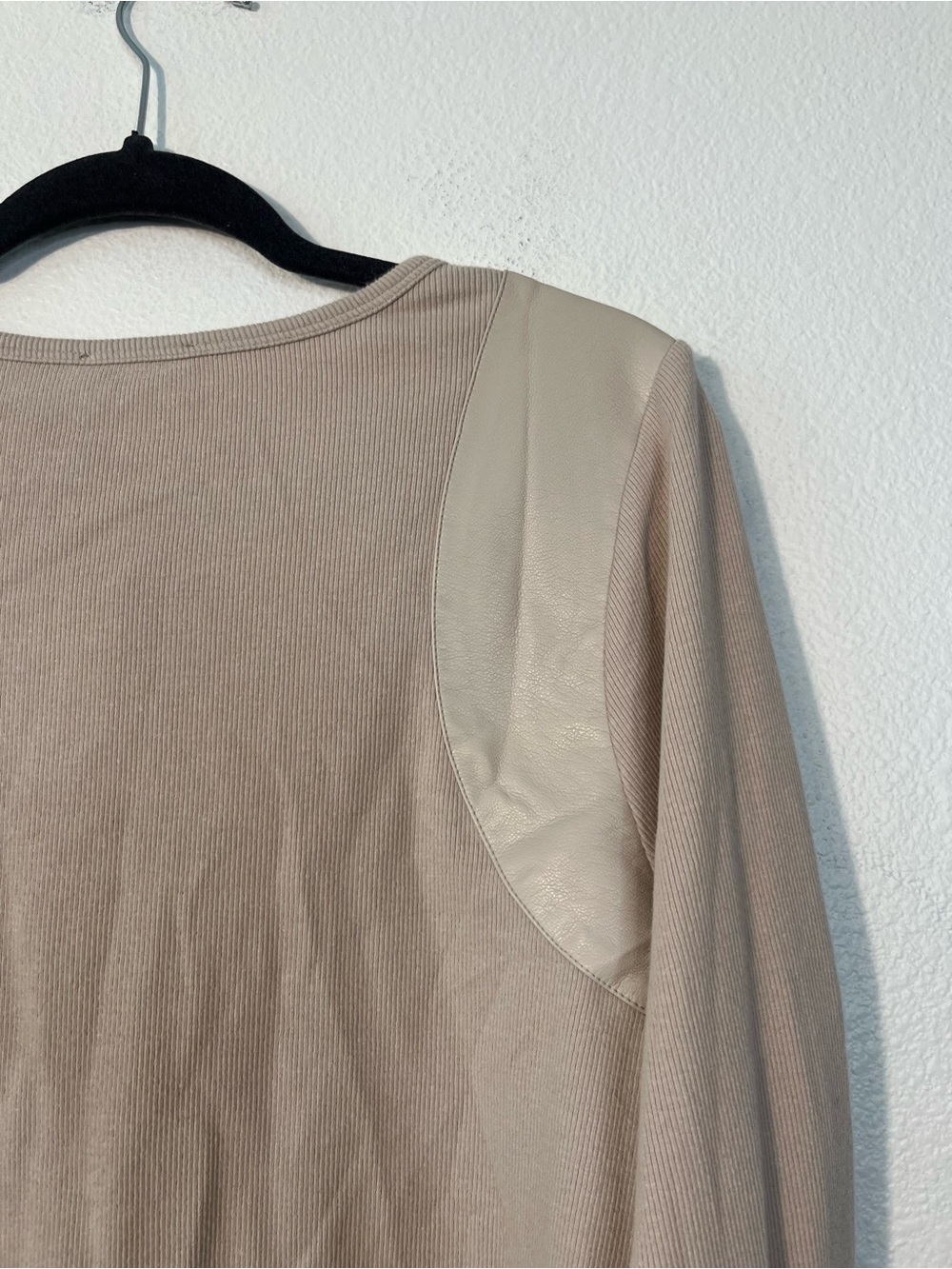 Maeve by Anthropologie Faux Leather-Inset Pullover Top Size 1X NEW - Picture 7 of 9